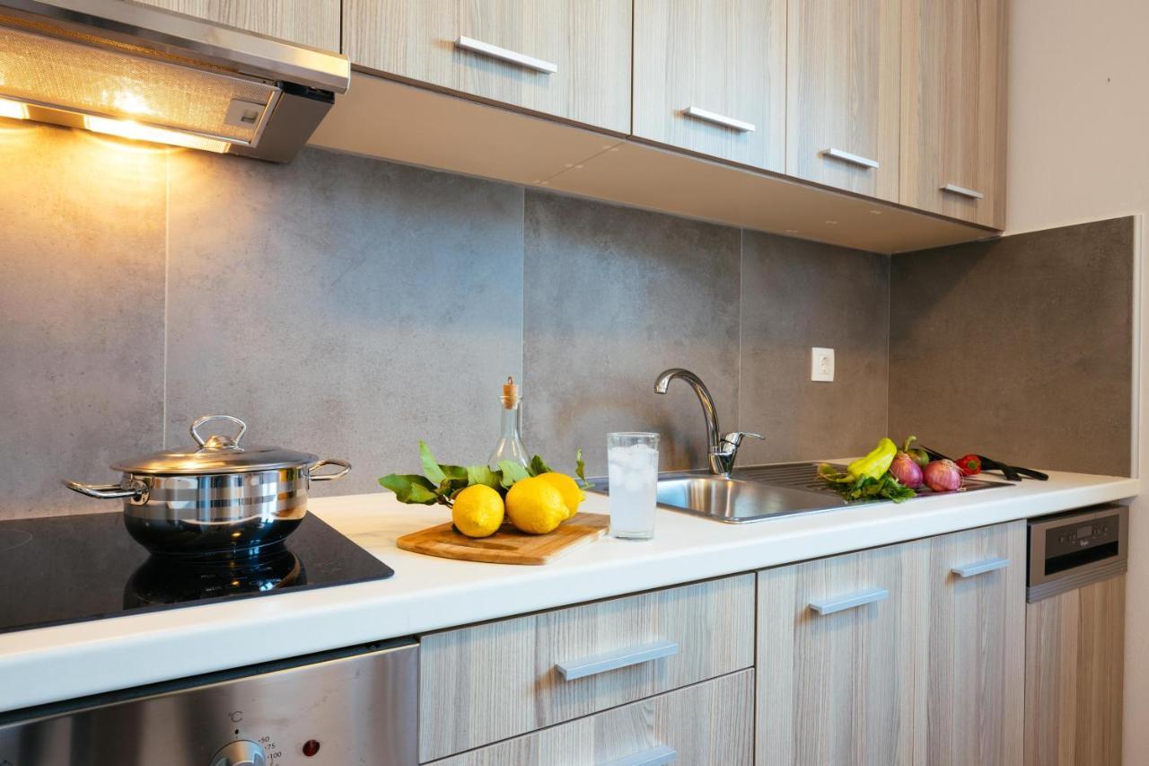 פלאקיאס Sea View Luxury Apartments מראה חיצוני תמונה