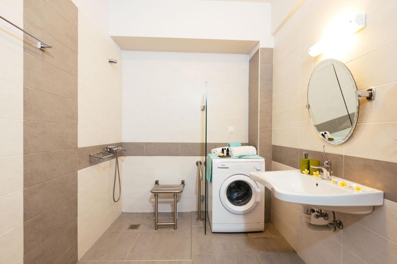 פלאקיאס Sea View Luxury Apartments מראה חיצוני תמונה