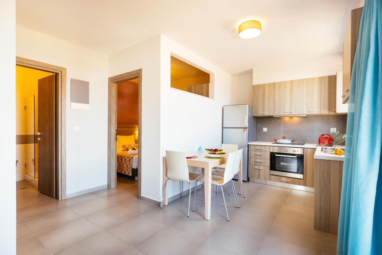 פלאקיאס Sea View Luxury Apartments מראה חיצוני תמונה